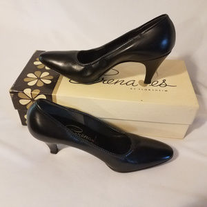 Vintage Serenades Black Leather Classic Pumps 5.5B